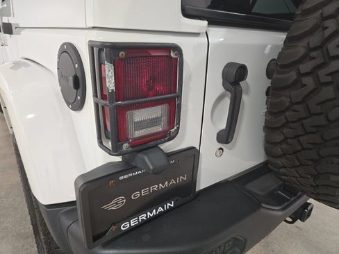 Used 2018 Jeep Wrangler Unlimited Rubicon AWD/4WD image 20