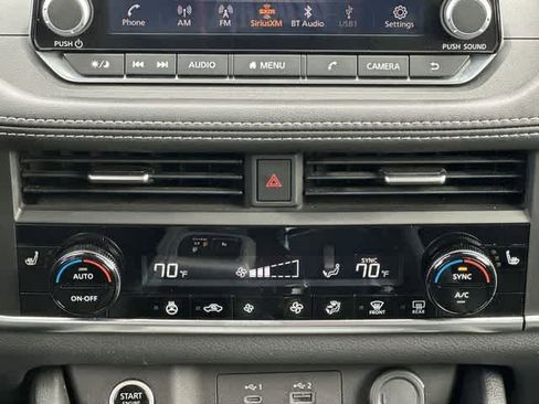 Used 2023 Nissan Rogue SV w/ SV Premium B Package image 13