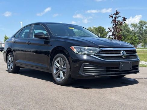 Used 2024 Volkswagen Jetta SE FWD image 1