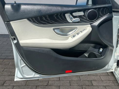 Used 2017 Mercedes-Benz C 300 Sedan image 9