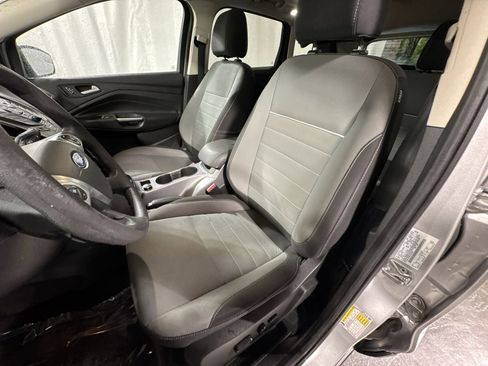 Used 2015 Ford Escape SE image 16