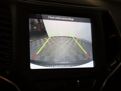 Used 2022 Jeep Cherokee Latitude Lux w/ Sun & Sound Group image 14