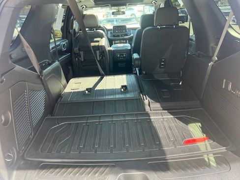 Used 2022 GMC Yukon SLT w/ SLT Premium Package AWD/4WD image 25