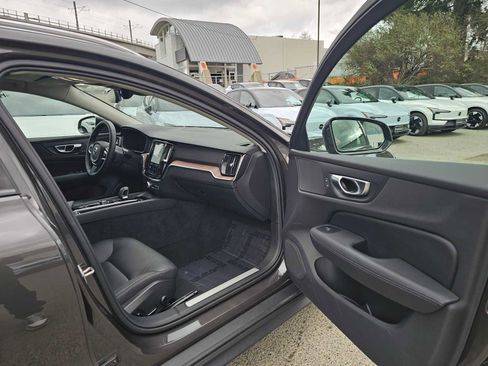 Certified 2025 Volvo V60 B5 Cross Country Plus image 12