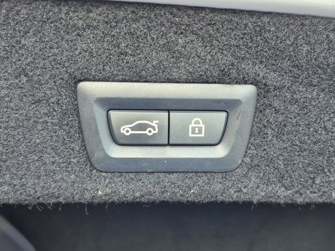 Used 2020 BMW 745e xDrive AWD/4WD image 9