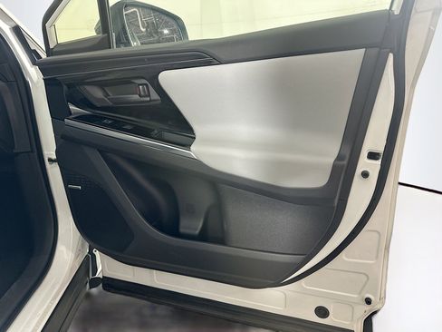 Used 2023 Subaru Solterra AWD image 31