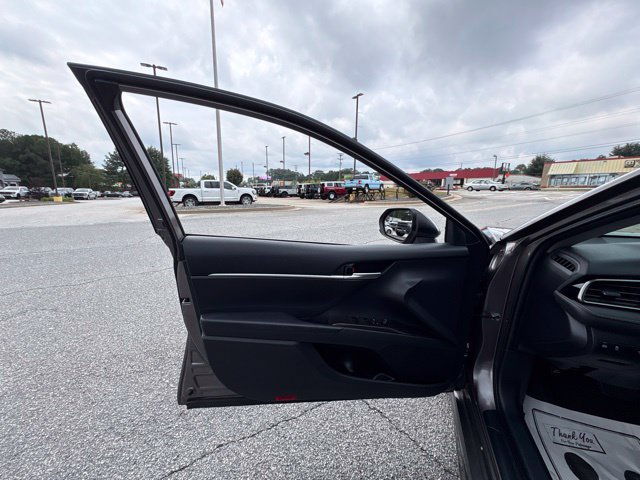 Used 2021 Toyota Camry SE FWD image 10