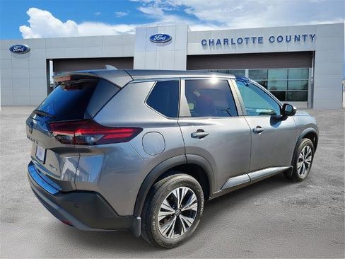 Used 2023 Nissan Rogue SV image 4