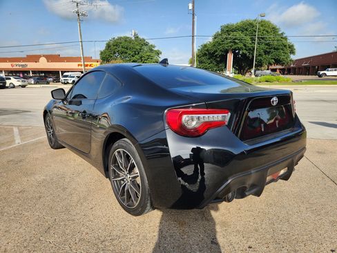 Used 2019 Toyota 86 RWD image 3