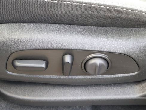 Used 2024 Chevrolet Equinox LS w/ LS Convenience Package image 35