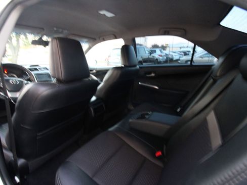 Used 2013 Toyota Camry SE image 11