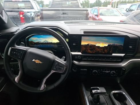 Used 2023 Chevrolet Silverado 1500 High Country w/ High Country Premium Package AWD/4WD image 11