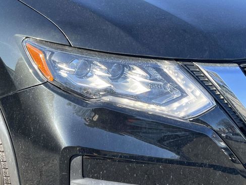 Used 2020 Nissan Rogue SL w/ Premium Package image 9