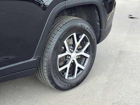Used 2023 Jeep Grand Cherokee Limited AWD/4WD image 28