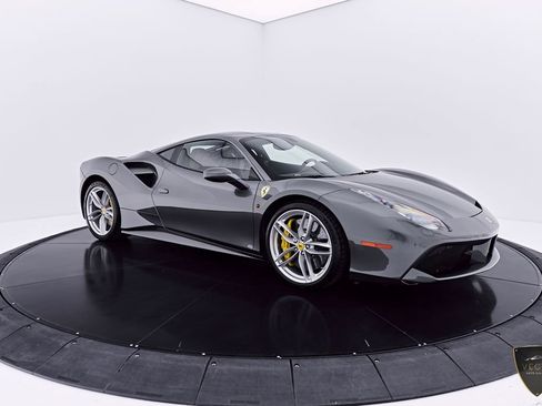 Used 2018 Ferrari 488 GTB RWD image 22