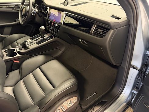 Used 2026 Porsche Macan Turbo image 27