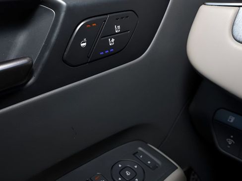 Used 2024 Kia EV9 Wind image 12