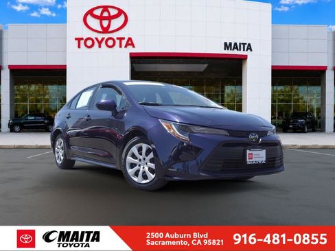Certified 2025 Toyota Corolla LE FWD image 1