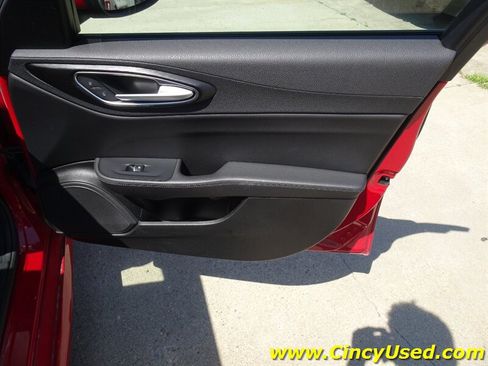 Used 2017 Alfa Romeo Giulia AWD image 27