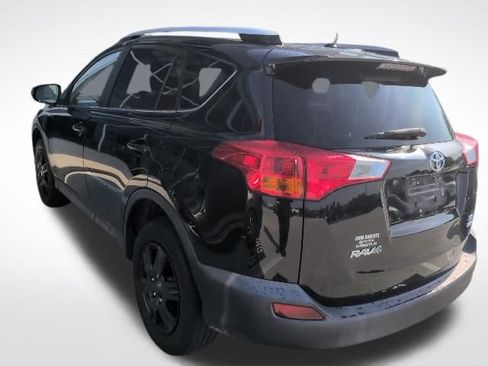 Used 2015 Toyota RAV4 LE AWD/4WD image 4
