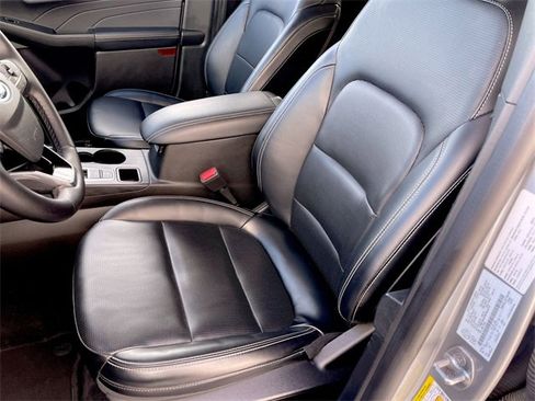 Used 2024 Ford Escape Platinum image 11