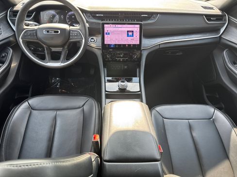 Certified 2024 Jeep Grand Cherokee Limited image 21