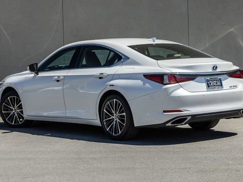 Used 2022 Lexus ES 350 w/ Premium Package FWD image 3