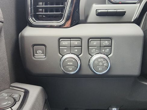 New 2026 GMC Sierra 1500 AT4 w/ AT4 Premium Package AWD/4WD image 20