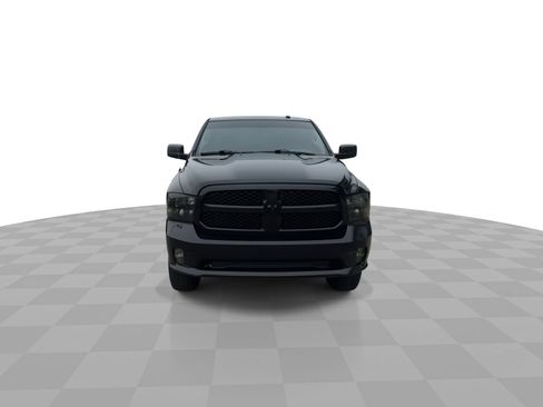 Used 2018 RAM 1500 Express w/ Black Ram 1500 Express Group image 3