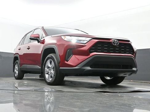 Used 2025 Toyota RAV4 XLE w/ Convenience Package image 24