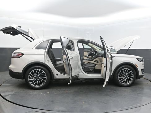 Used 2019 Lincoln Nautilus Reserve FWD image 41