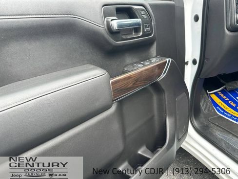 Used 2020 GMC Sierra 1500 SLT w/ Driver Alert Package II AWD/4WD image 6