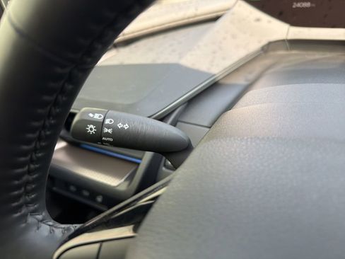 Used 2023 Toyota Prius XLE FWD image 56