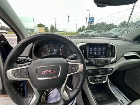 Used 2024 GMC Terrain SLT AWD/4WD image 7
