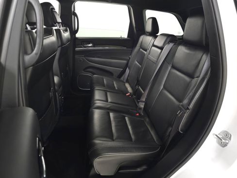 Used 2019 Jeep Grand Cherokee Overland AWD/4WD image 33