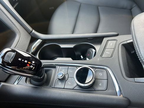 Used 2025 Cadillac XT6 Luxury image 31