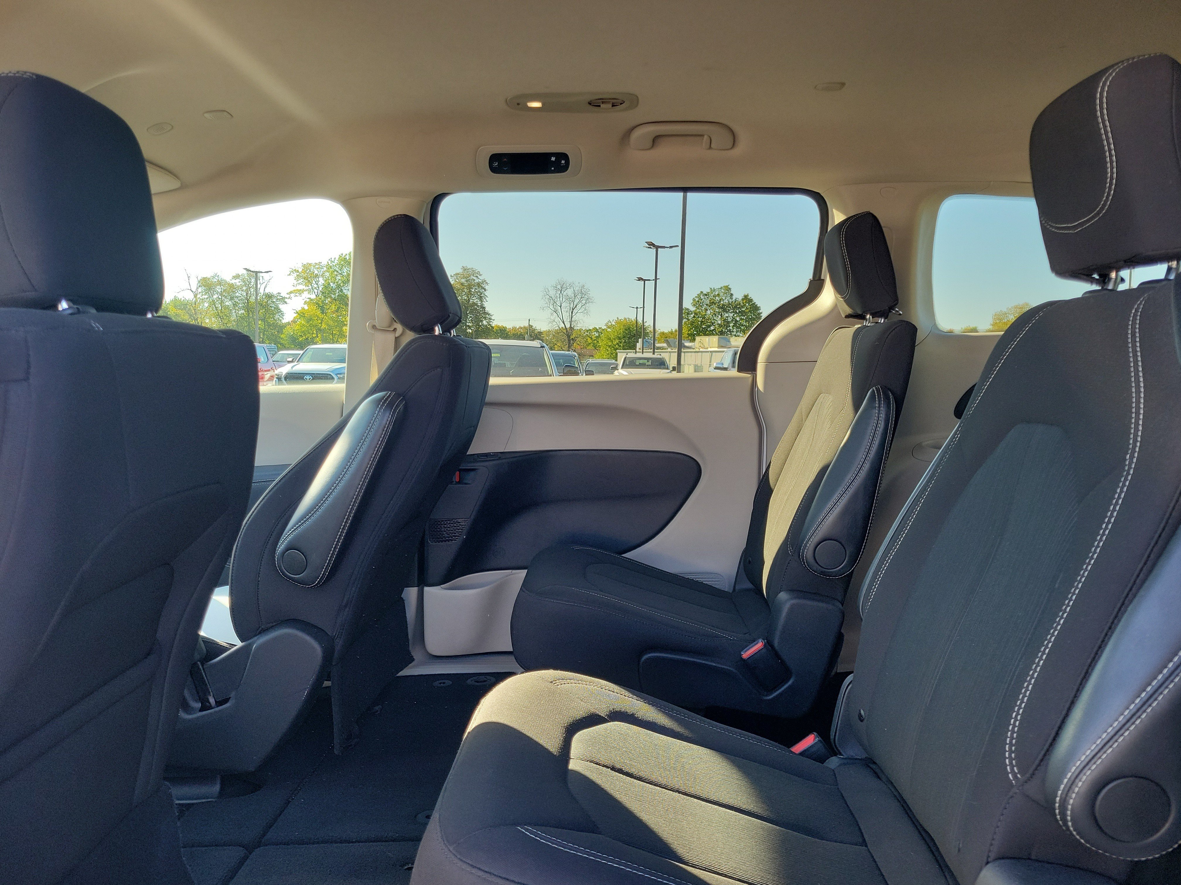 Used 2024 Chrysler Voyager LX FWD image 11