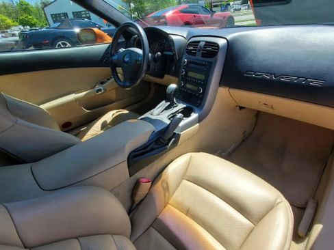 Used 2007 Chevrolet Corvette Coupe w/ Preferred Equipment Group RWD image 34