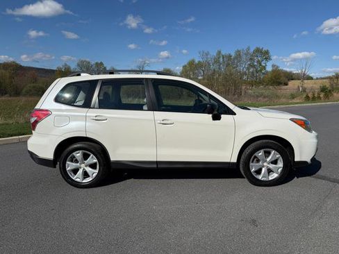 Used 2016 Subaru Forester 2.5i w/ Alloy Wheel Package image 4