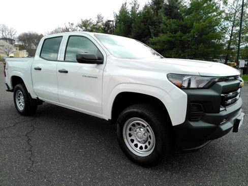 Certified 2026 Chevrolet Colorado W/T w/ Advanced Trailering Package image 2