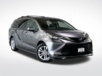 Used 2023 Toyota Sienna XLE w/ XLE Plus Package FWD video 1