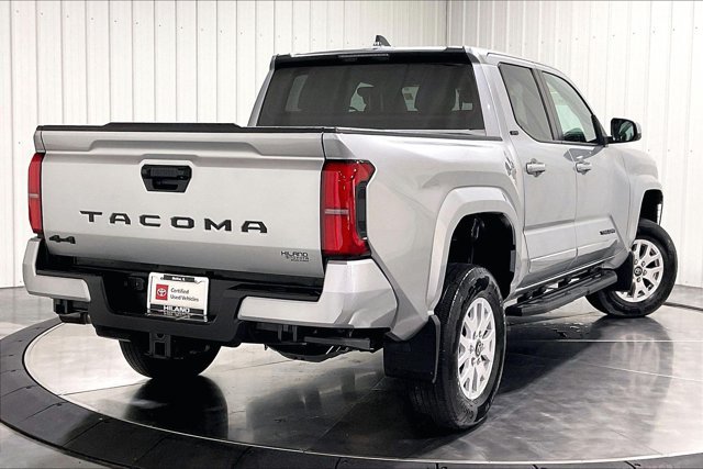Certified 2025 Toyota Tacoma SR5 AWD/4WD image 14
