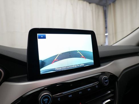 Used 2022 Ford Escape SE w/ Cold Weather Package image 19