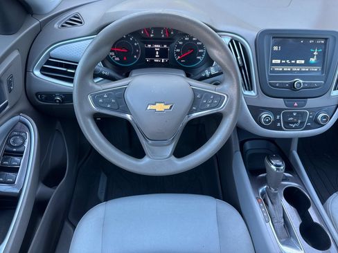 Used 2018 Chevrolet Malibu LS FWD image 15