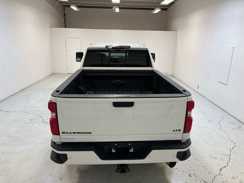 Used 2021 Chevrolet Silverado 2500 LTZ w/ LTZ Plus Package image 4
