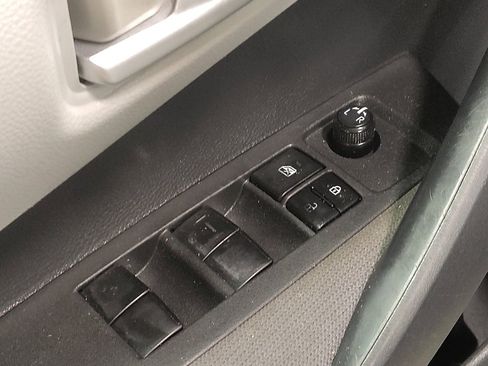 Used 2020 Toyota Corolla LE image 27