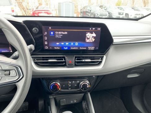 Used 2025 Chevrolet TrailBlazer LT w/ Driver Confidence Package image 18