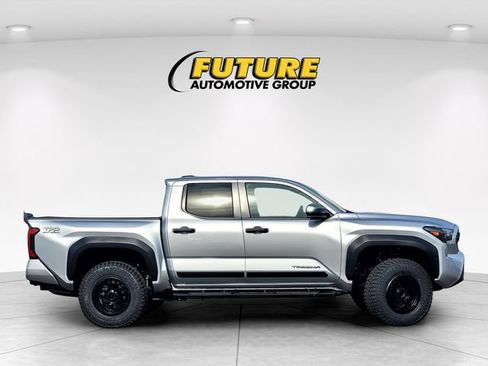 Used 2024 Toyota Tacoma TRD Off-Road w/ TRD Off Road Upgrade Package AWD/4WD image 3