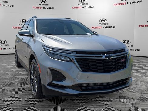 Used 2023 Chevrolet Equinox RS image 1