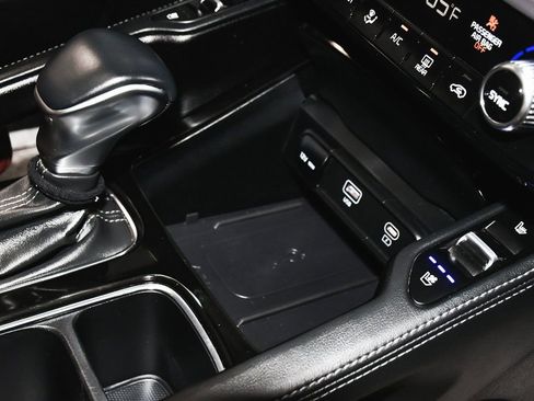 Used 2024 Kia Telluride SX image 11